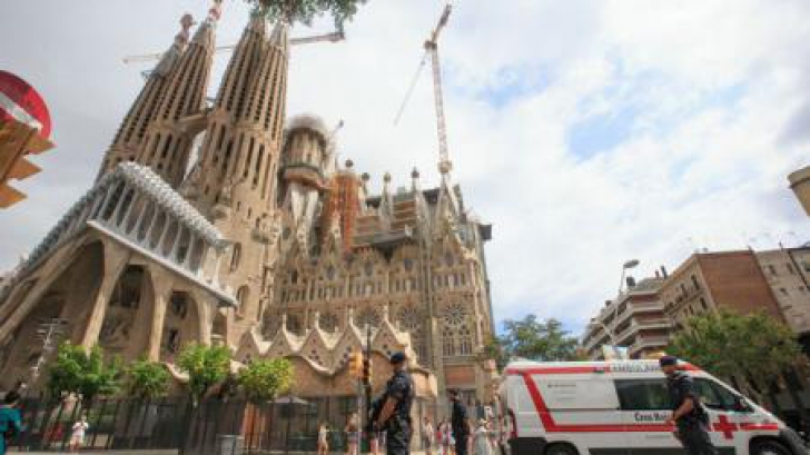 Poliția catalană a evacuat catedrala Sagrada Familia din Barcelona