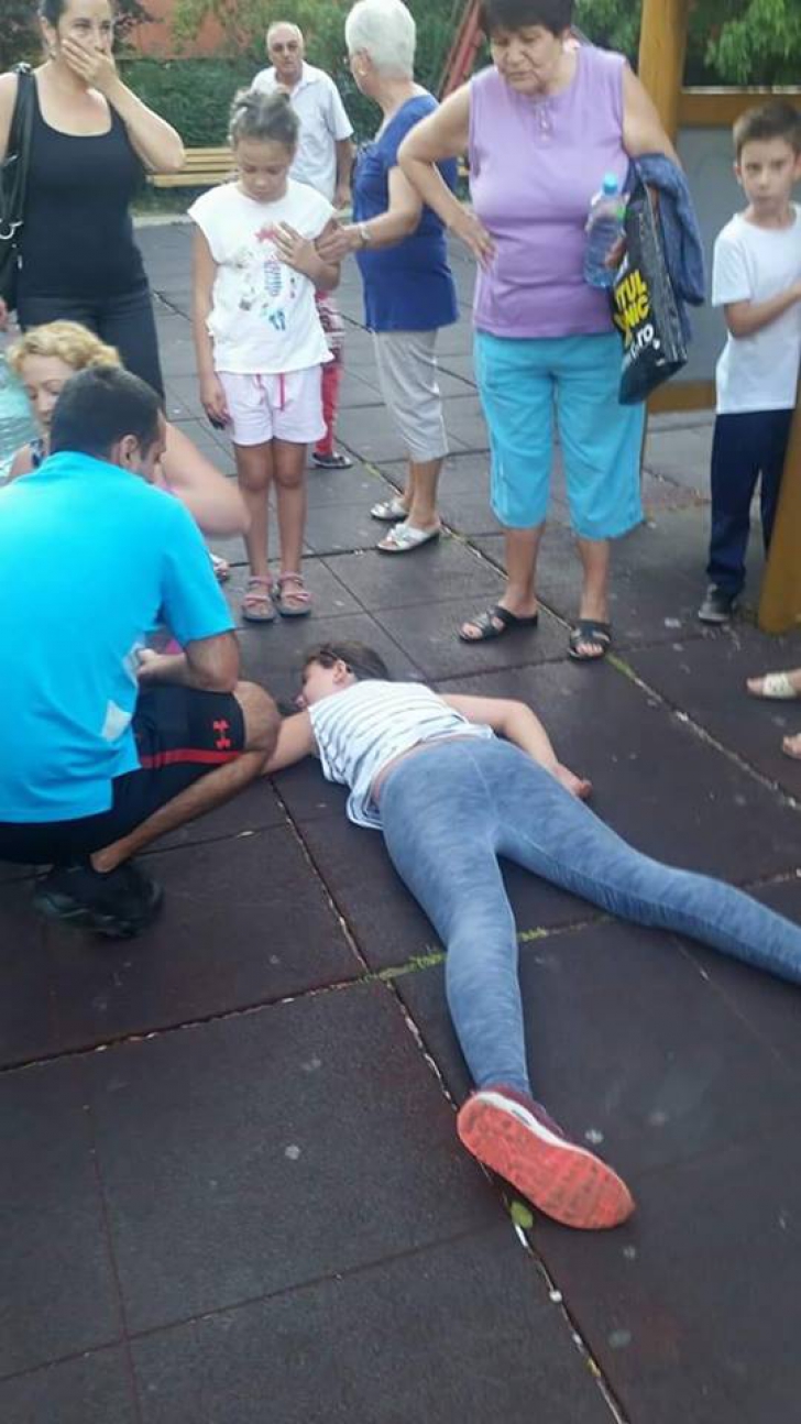Accident GRAV într-un parc din Capitală: un copil a căzut de la înălţime. S-a deschis o anchetă