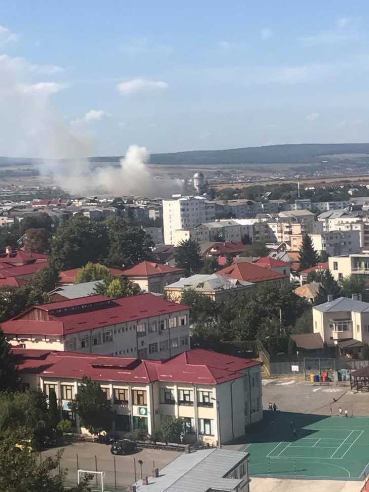 GALERIE FOTO. O biserică din România, în flăcări