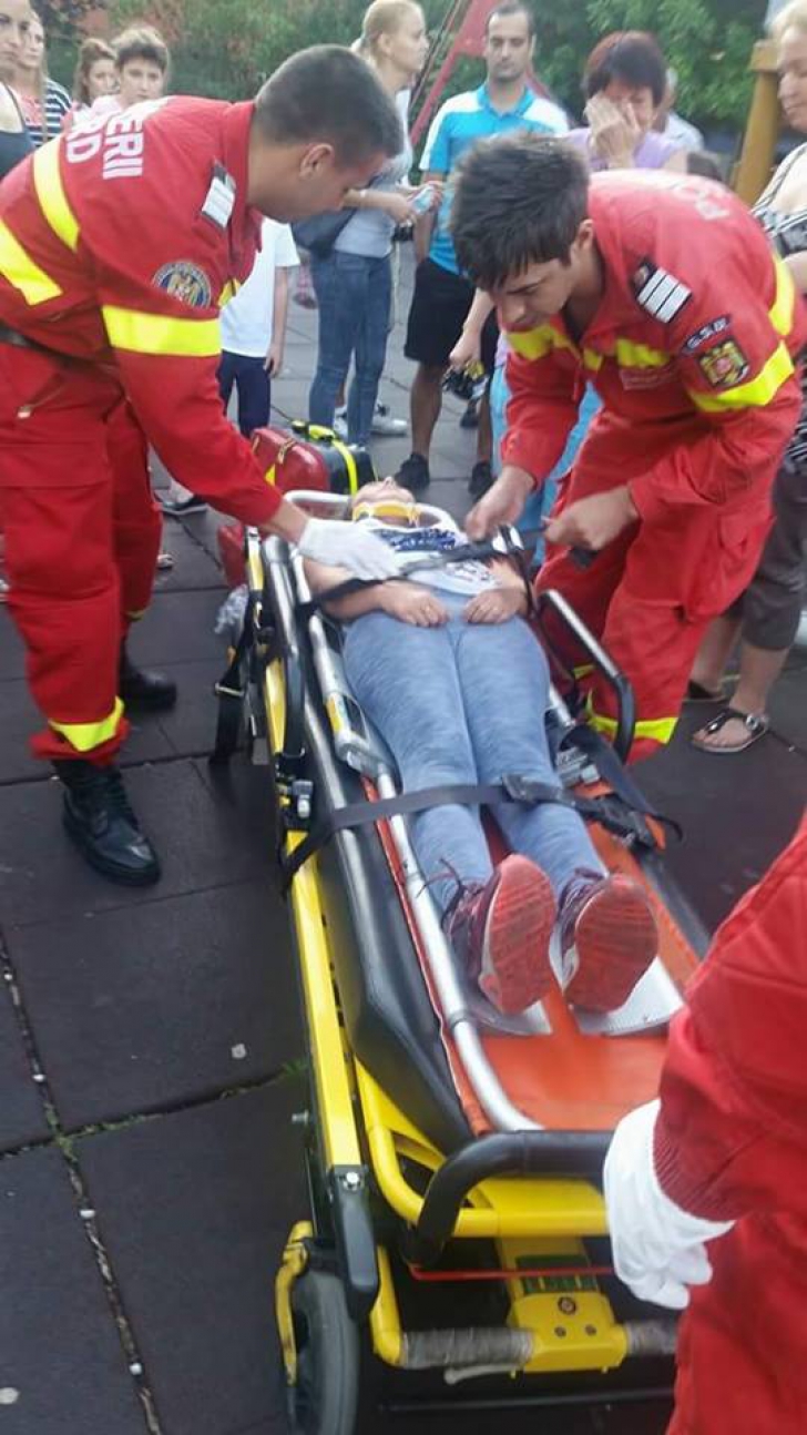 Accident GRAV într-un parc din Capitală: un copil a căzut de la înălţime. S-a deschis o anchetă