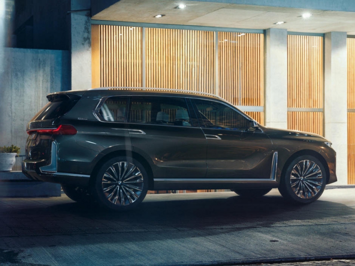 BMW reinventează SUV-urile: cum arată noul X7. Imaginile, "scurse" pe net fără voia bavarezilor