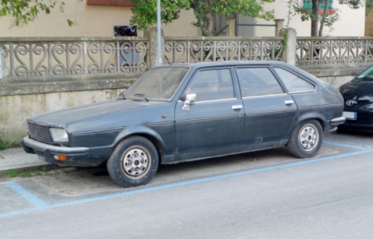Dacia 2000, fabricată special pentru Ceauşescu. Cel mai rar model, ascuns de ochii poporului