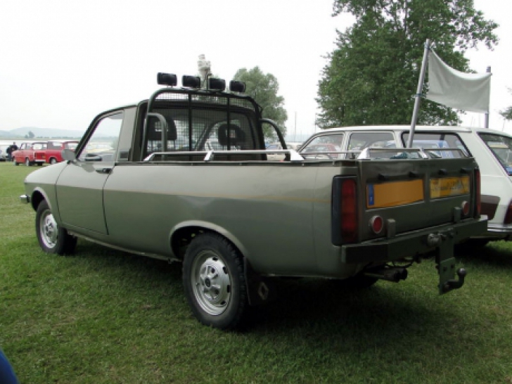 Dacia 1302, modelul pe care Ceauşescu l-a comandat special. Maşina a fost uitată