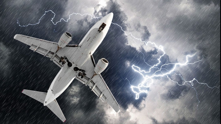 Mai multe avioane nu au putut ateriza pe Aeroportul Otopeni din cauza furtunii