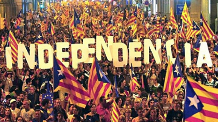 Comisia UE critică violențele din Catalonia, dar sprijină Madridul și spune că referendumul e ilegal