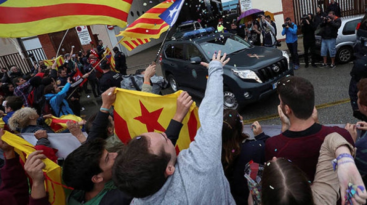 Mișcare în forță a Madridului înaintea referendumului din Catalonia. Tensiune maximă în Spania
