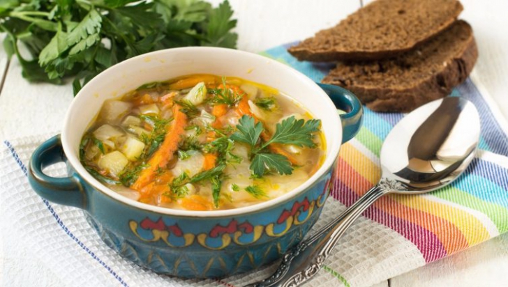 Dieta cu supă de varză. Topești cel puțin 4 kilograme, în doar 7 zile