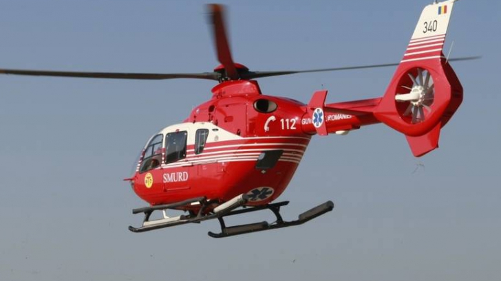 Elicopterul SMURD, solicitat în urma unui accident. Un copil și patru adulți sunt grav răniți