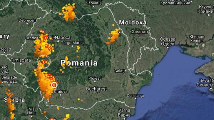 Furtuni puternice în România. HARTA interactivă a FULGERELOR în timp real