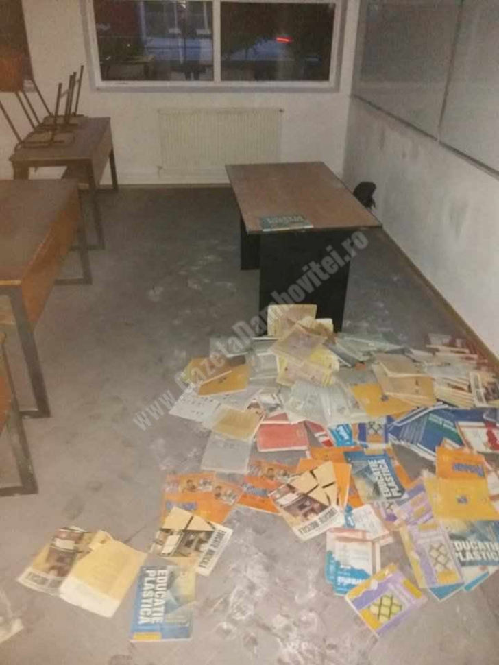 Doi copii au vandalizat o şcoală din Găeşti! Sălile de clasă arată ca după război