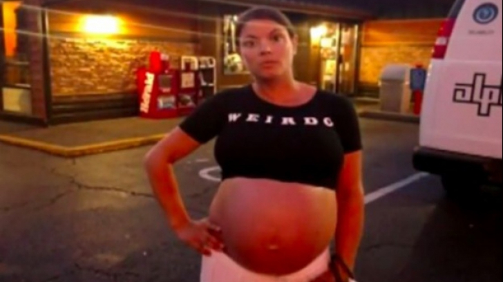 O gravidă s-a dus la restaurant, însă a fost dată afară imediat! Motivul este HALUCINANT