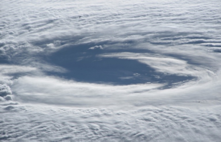 Imagini EXTRAORDINARE realizate de astronauţi cu Uraganul Maria