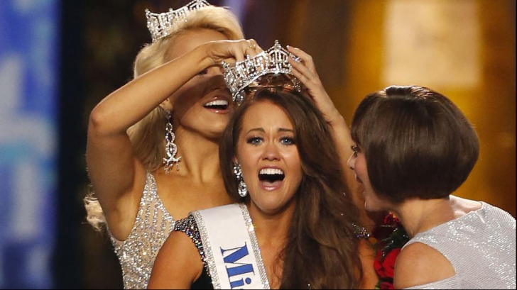 SURPRIZĂ la Miss America 2017: cine e concurenta care a câştigat coroana. Povestea sa e UNICĂ