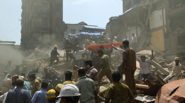 Bilanț cumplit al tragediei din India: 33 de morți după prăbușirea unui bloc