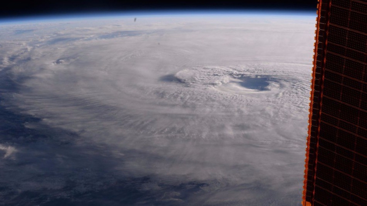 Imagini EXTRAORDINARE realizate de astronauţi cu Uraganul Maria