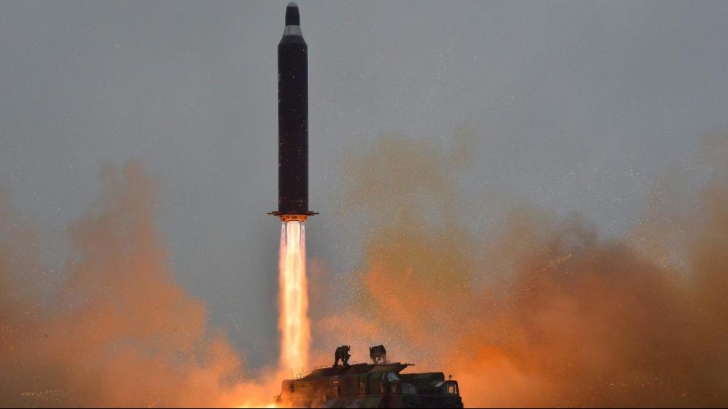 Coreea de Nord aduce o rachetă pe coasta de vest. Japonia ia în calcul evacuarea populației