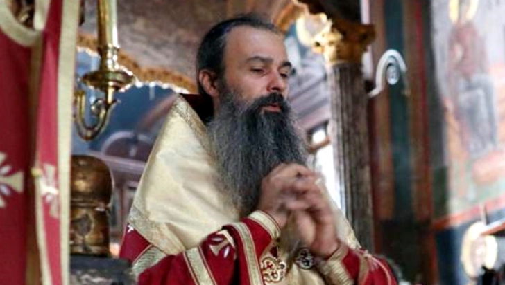 Episcopul Paisie Lugojanul a rămas fără permis, după ce a fost prins gonind cu 170 km/oră