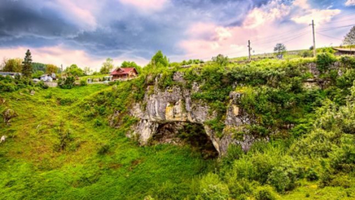 Opt locuri din România, unice în lume. Peisaje care îţi taie respiraţia 