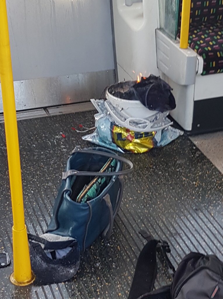Explozie la metroul din Londra: mai mulți răniți. Incidentul, tratat ca un atac terorist