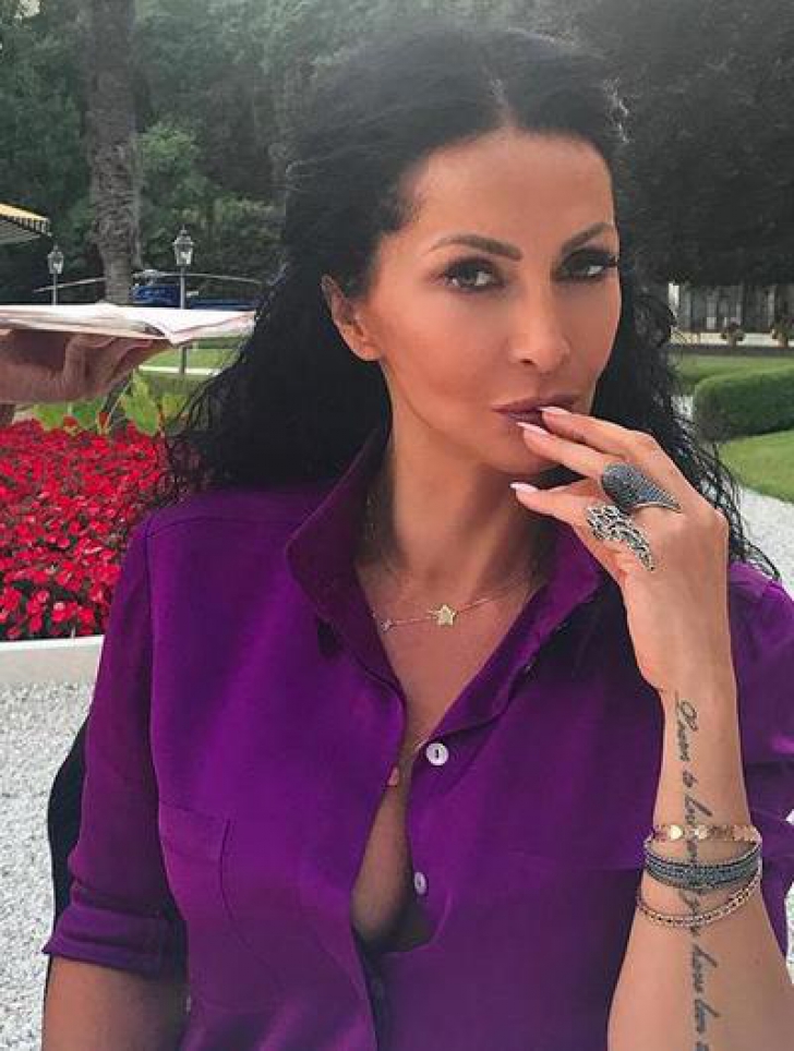 Mihaela Rădulescu, cu buzele din nou mărite. Reacţia fanilor: "Opreşte-te, e prea mult!"