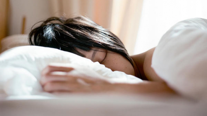 6 greşeli de evitat la culcare ca să nu te îngraşi