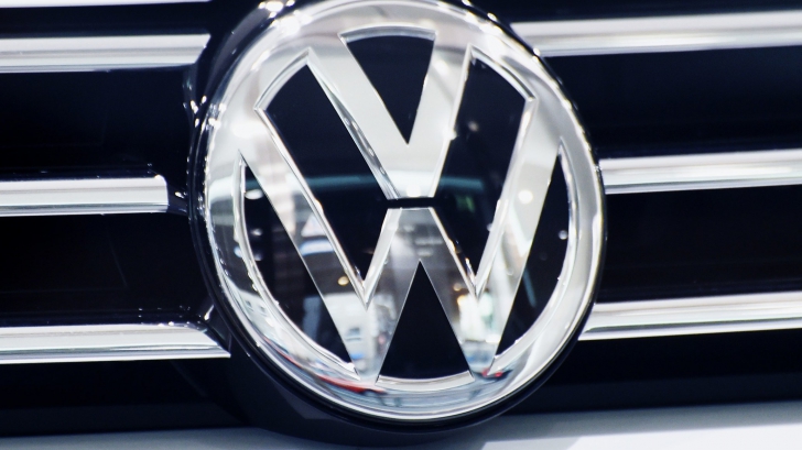 Percheziții la Daimler și Volkswagen