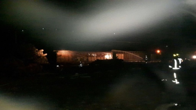 Pericol de explozie &icirc;n gara din Breaza. Un vagon cu nitrat de amoniu, &Icirc;N FLĂCĂRI!