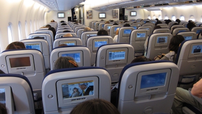 Preferi să stai la geam în avion? Iată ce spune acest lucru despre tine