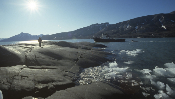 Elicopterul dispărut cu 8 oameni la bord a fost găsit la 209 metri adâncime în Oceanul Arctic