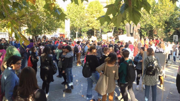 Ambasadorul Marii Britanii, la marșul de condamnare a violenței împotriva femeilor