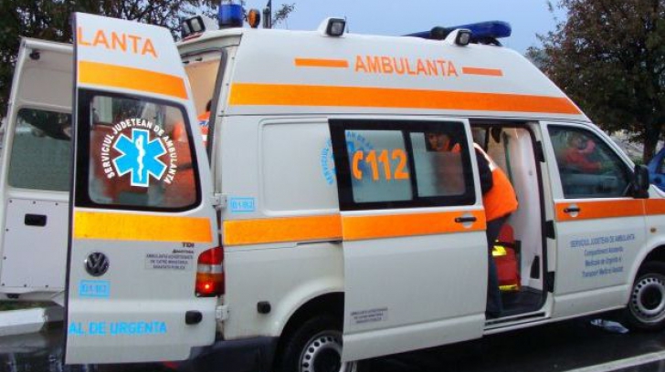 Ambulanță implicată în accident