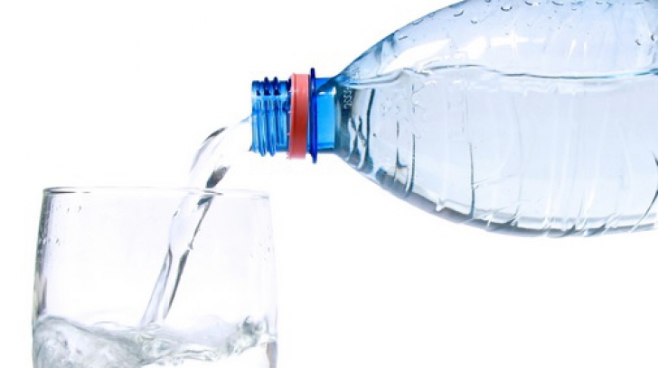 Cum să bei apă ca să slăbeşti. Rezultatele te vor uimi!