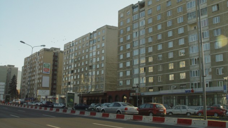 Locatarii unui bloc, evacuați de URGENȚĂ! Clădirea riscă să se prăbușească