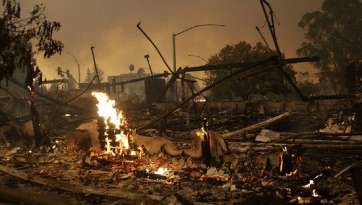 UPDATE: California în flăcări, bilanțul incendiilor de vegetație crește dramatic