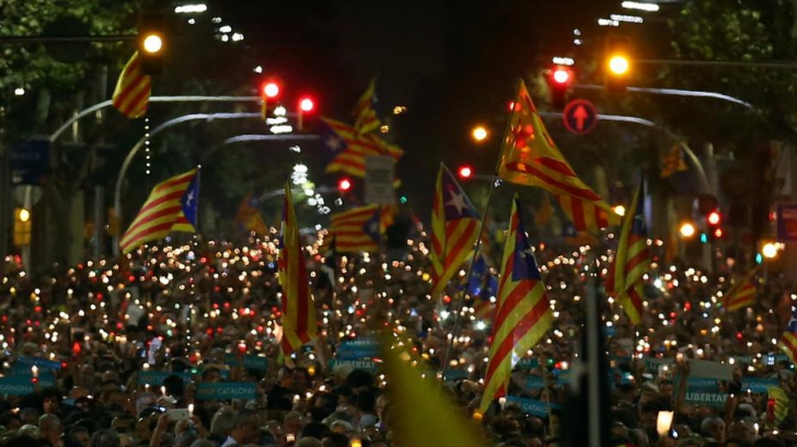 Zi decisivă pentru Catalonia. Sute de oameni în stradă la Barcelona