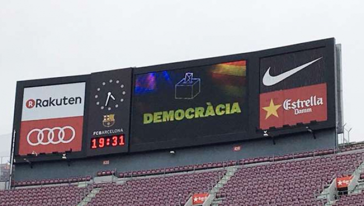 Răfuiala politică din Spania s-a dus și pe stadion. Mesaj pentru Madrid, pe stadionul F.C. Barcelona
