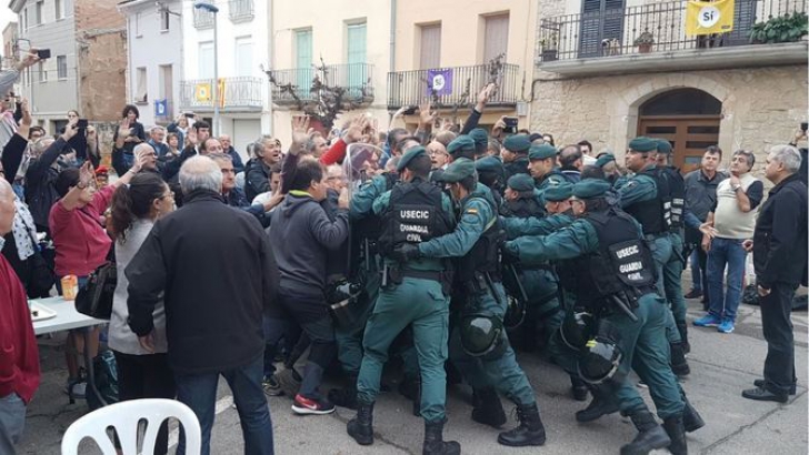 Referendum în Catalonia marcat de violenţe. 844 de răniţi, după ciocniri între Poliţie şi votanţi