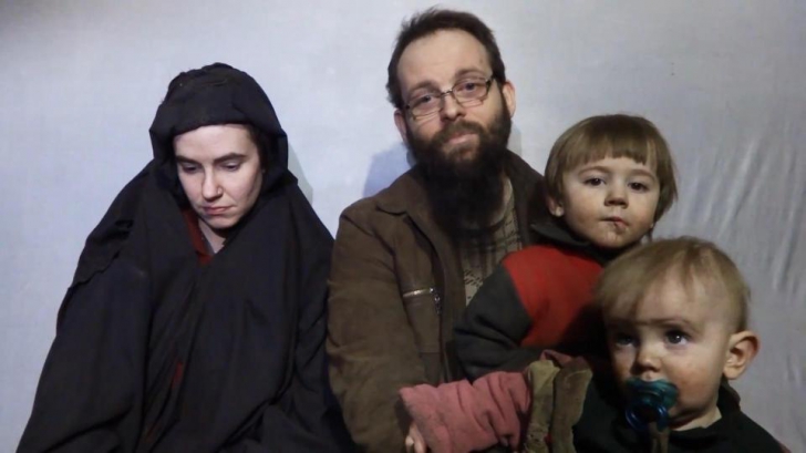 Povestea EXTRAORDINARĂ a unui cuplu: 5 ani şi 3 copii mai târziu, au fost ELIBERAŢI de talibani