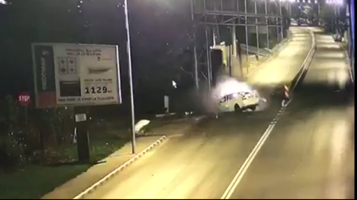 Mașină transformată în torță. Șoferul a murit carbonizat