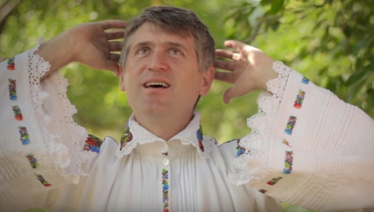Unul dintre cei mai populari preoţi din România face glume pe seama lui Pomohaci