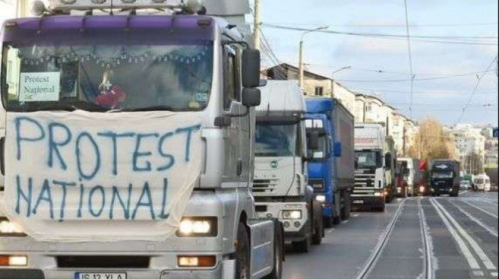 Un alt protest de amploare în Bucureşti. Transportatorii blochează Piaţa Victoriei, pe 3 noiembrie