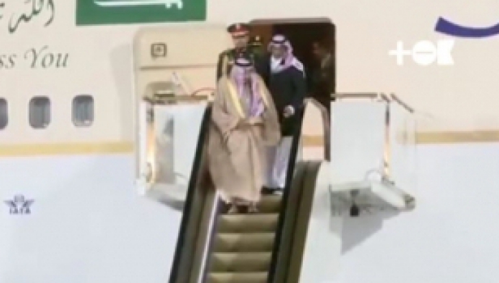 Incident la sosirea regelui Salman al Arabiei Saudite în Rusia. Mulți zic că este semn rău