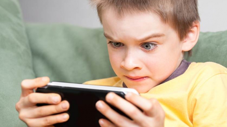 Atenție părinți! Un nou joc ”bolnav” face ravagii în rândul copiilor