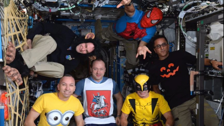 O lume-ntreagă râde. Cum s-au deghizat de Halloween astronauții de pe Stația Spațială Internațională