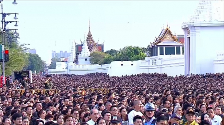 Thailandezii și-au înmormântat regele 