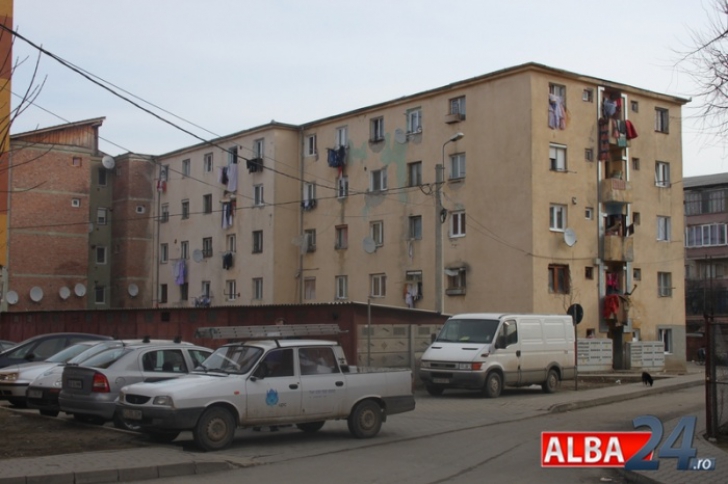 Bloc din Alba cu 150 de locatari fără forme legale, EVACUAT. Clădirea, demolată: ce se va construi