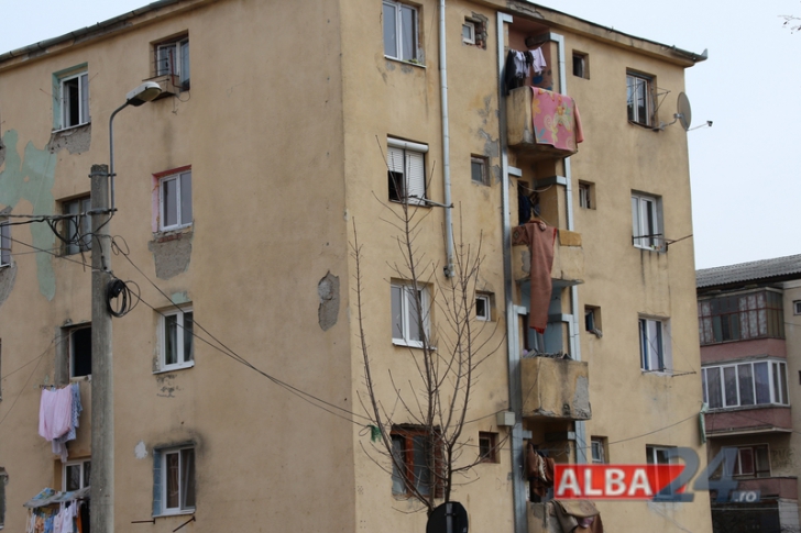 Bloc din Alba cu 150 de locatari fără forme legale, EVACUAT. Clădirea, demolată: ce se va construi