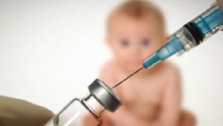 LEGEA VACCINĂRII, adoptată de Senat. Amenzi URIAŞE pentru părinţii care refuză vaccinarea 