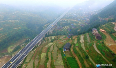 Țara care a construit în 6 luni o autostradă de 135 de kilometri. Imagini spectaculoase