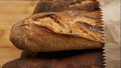 Cum să-ți dai seama dacă pâinea pe care o cumperi e plină de E-uri sau nu
